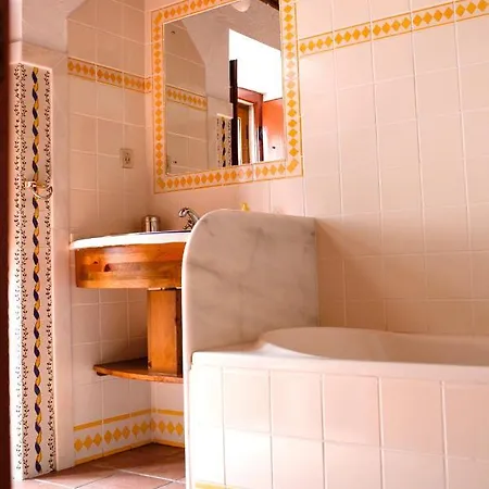 Charming House In With Shared Pool Casa vacanze Porto de Mós
