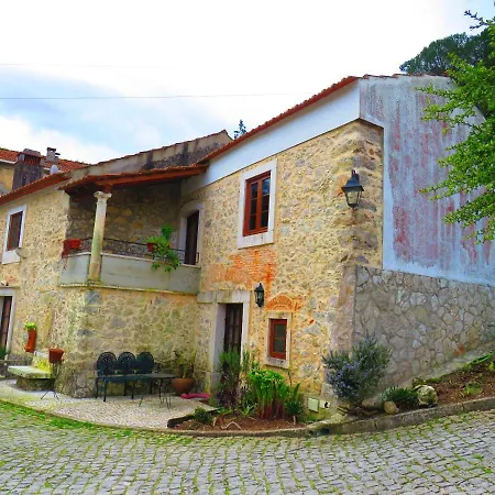 Casa vacanze Charming House In With Shared Pool Porto de Mós