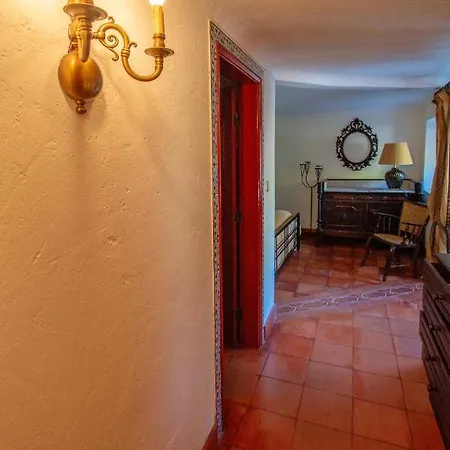 Casa vacanze Charming House In With Shared Pool Porto de Mós