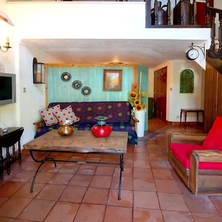 Charming House In With Shared Pool Casa vacanze *