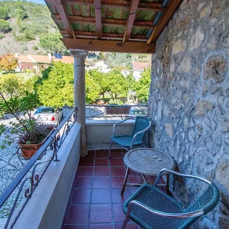 Casa vacanze Charming House In With Shared Pool Porto de Mós